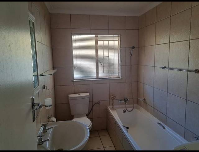 3 BEDROOM TOWNHOUSE FOR SALE IN WILROPARK